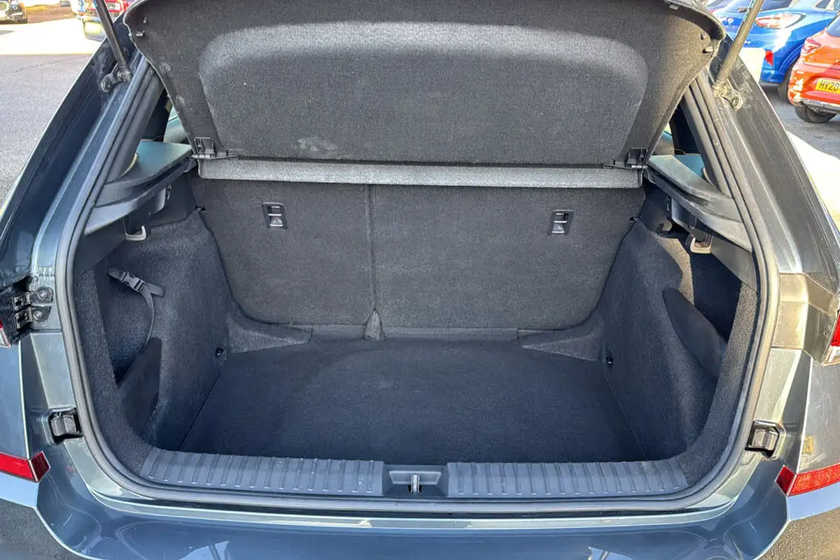 2021-skoda-kamiq-10-tsi-monte-carlo-109ps-big-17