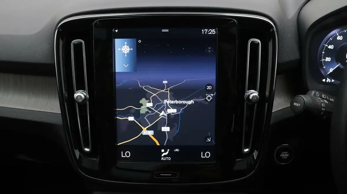 2021-volvo-xc40-20-b4-inscription-197bhp-geartronic-big-11