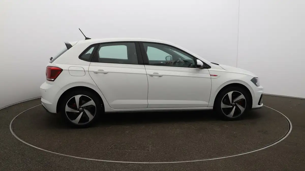 2021-volkswagen-polo-20-tsi-gti-big-8