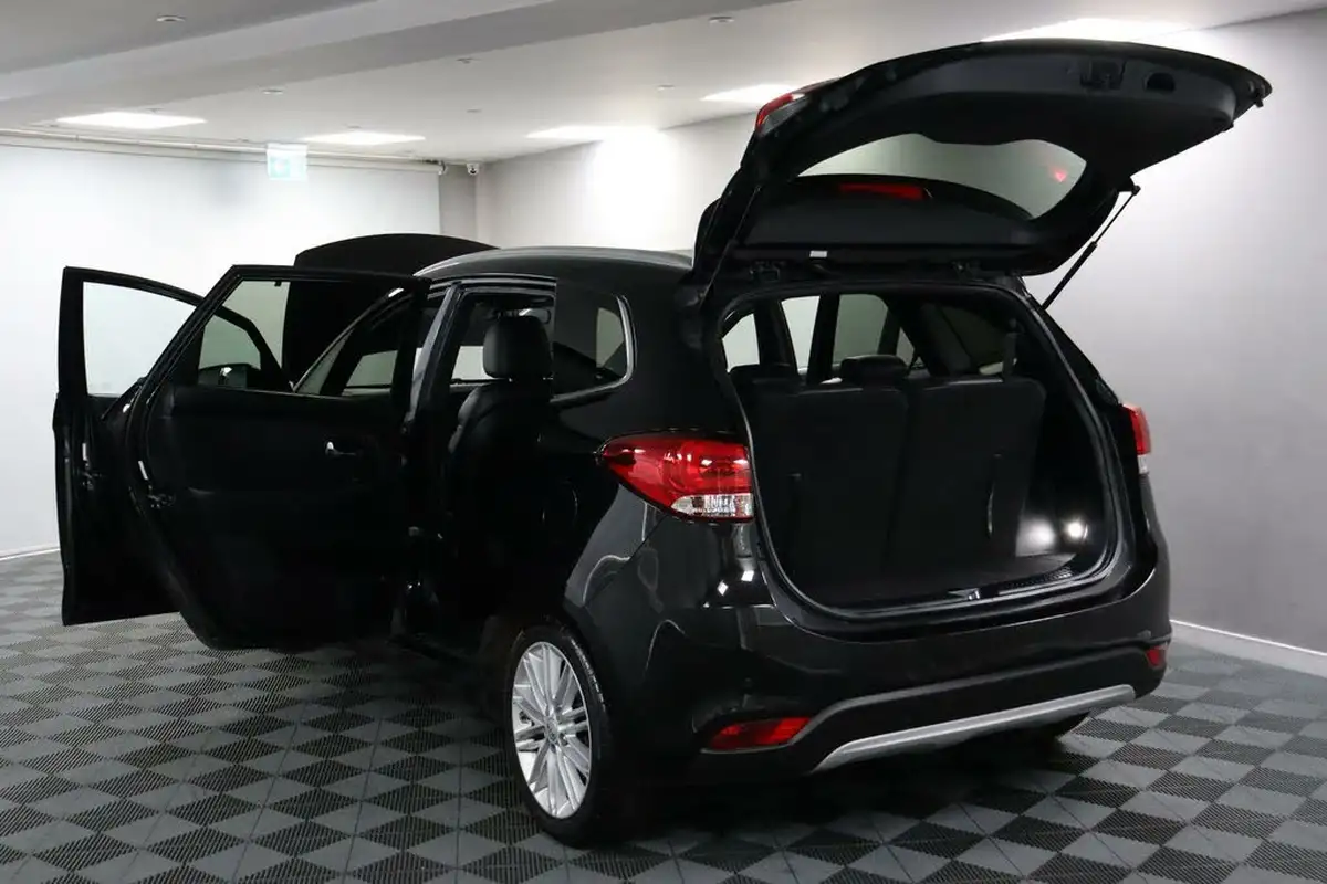 2017-kia-carens-17crdi-4-big-16