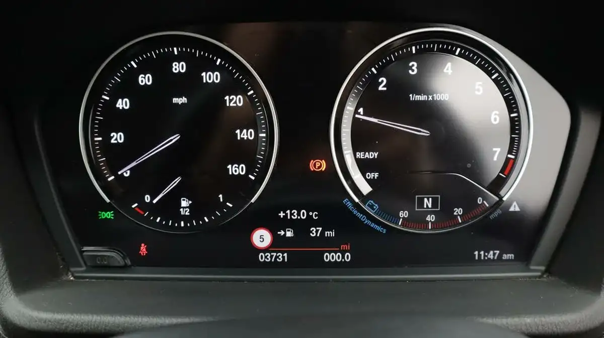 2020-bmw-x1-15-sdrive18i-xline-big-10
