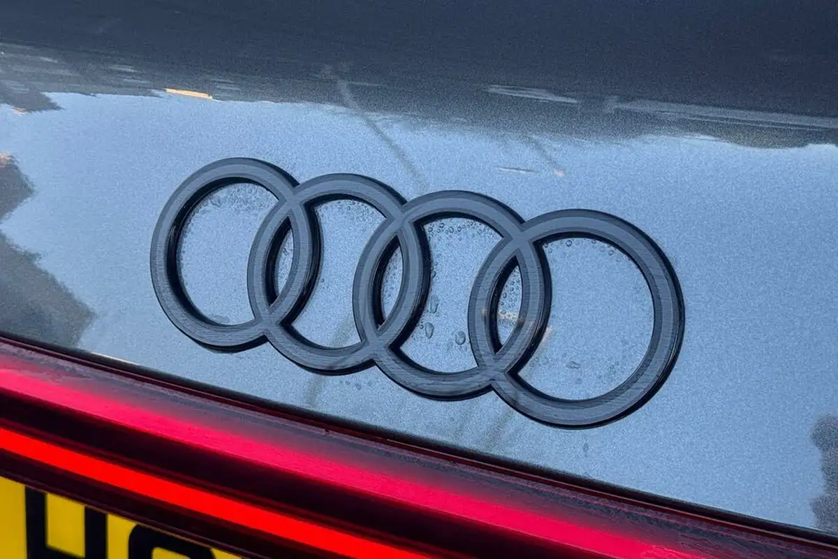 2024-audi-q8-e-tron-50e-black-edition-sportback-big-47