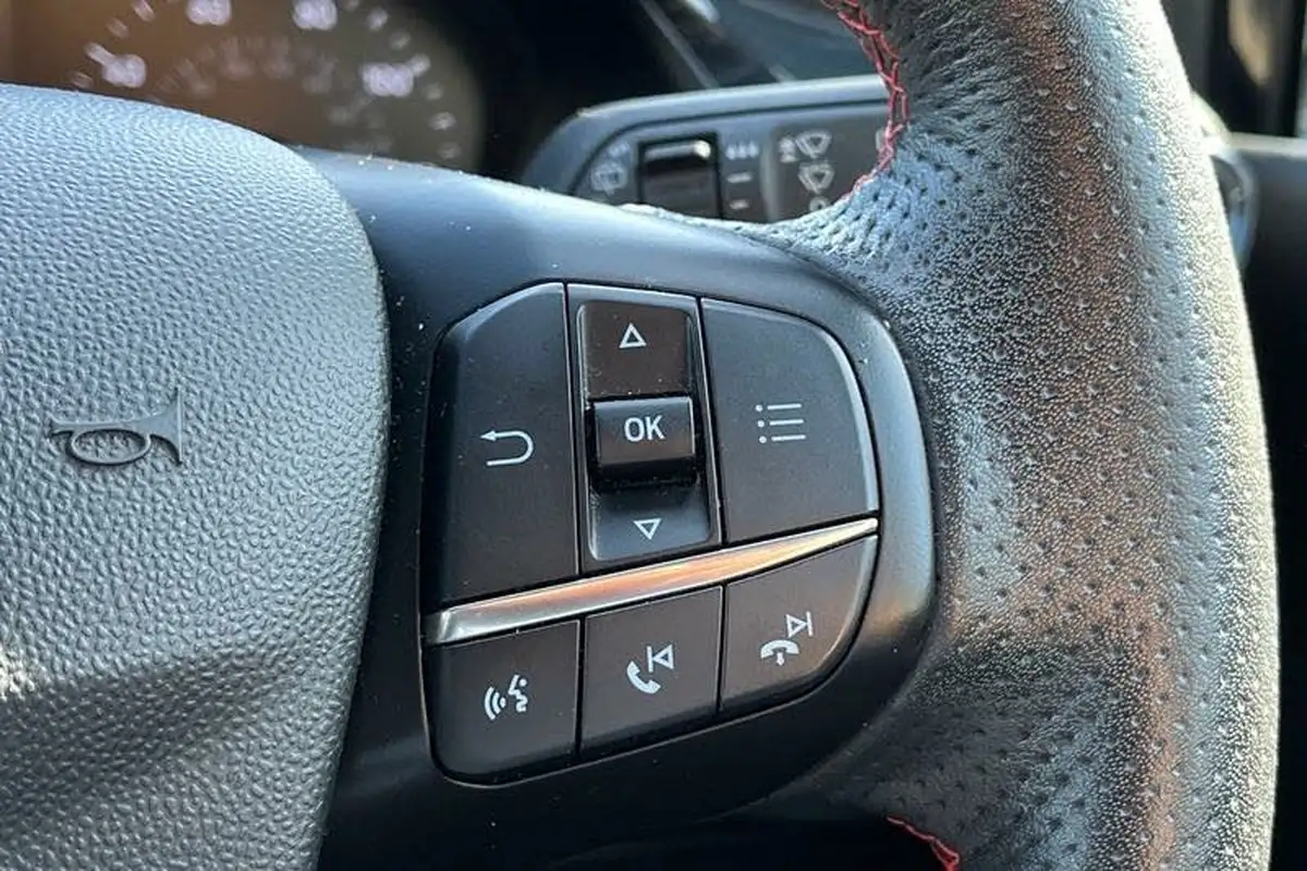 2020-ford-fiesta-big-35