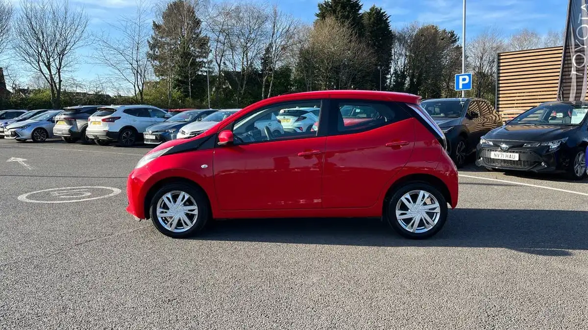 2015-toyota-aygo-10-vvt-i-x-pression-x-wave-x-shift-big-16