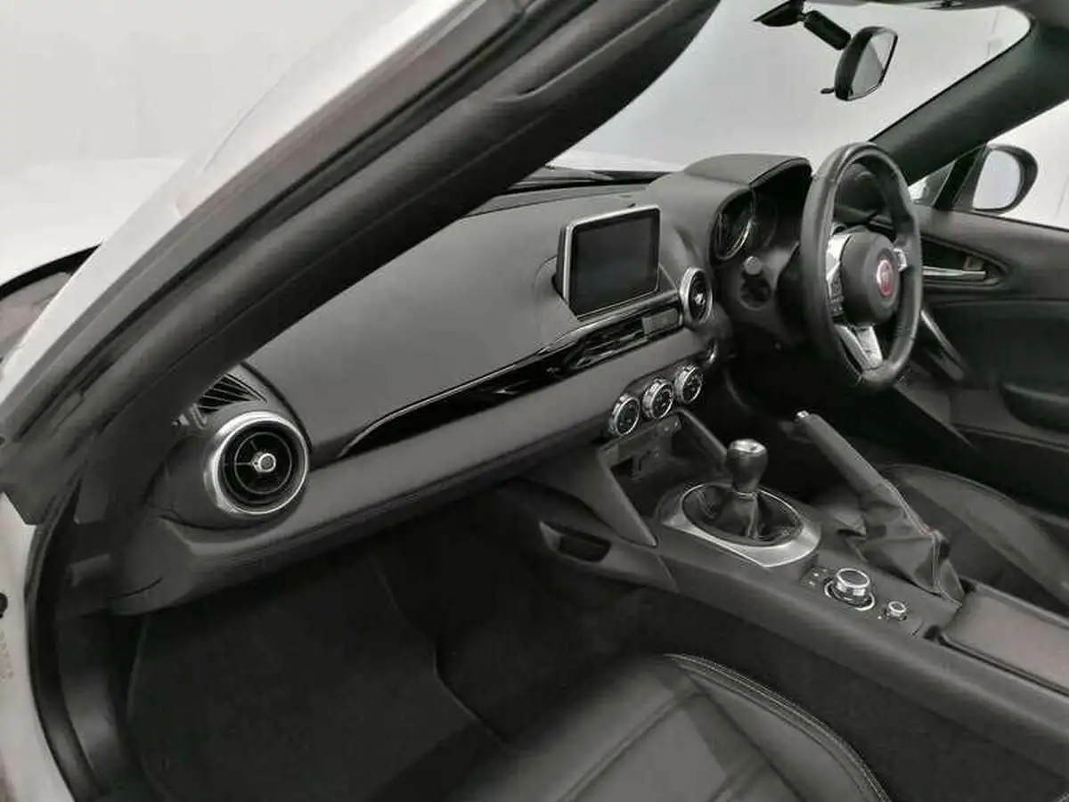2017-fiat-124-14-multiair-124-spider-lusso-big-13