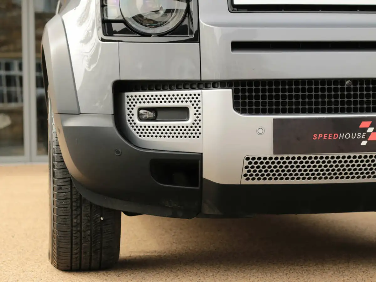2021-land-rover-110-defender-30-d250-hard-top-se-110-big-21