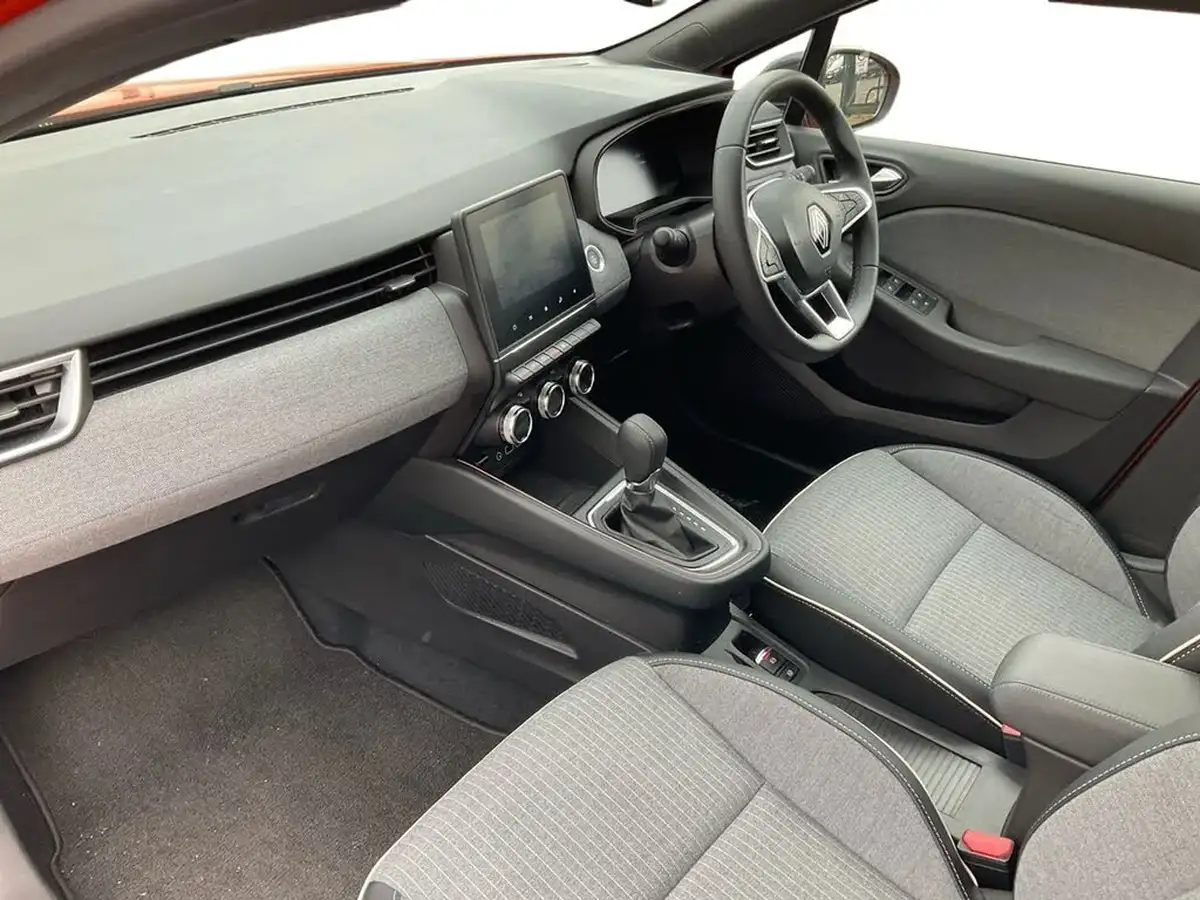 2024-renault-clio-16-techno-big-2