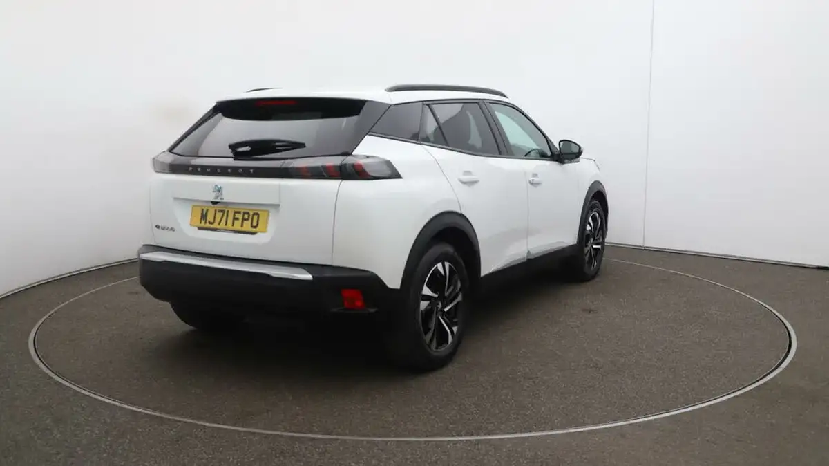 2021-peugeot-2008-suv-e-allure-big-46