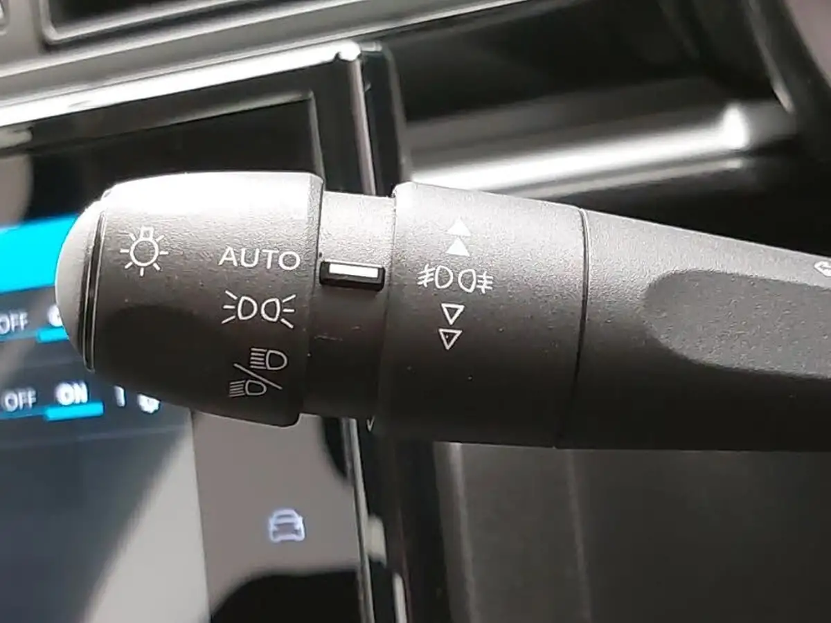 2021-citroen-c3-12-puretech-shine-83ps-big-16