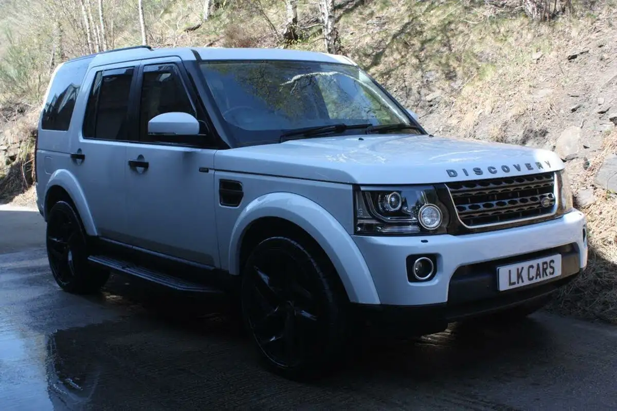 2016-land-rover-discovery-4-30-sd-v6-graphite-big-0