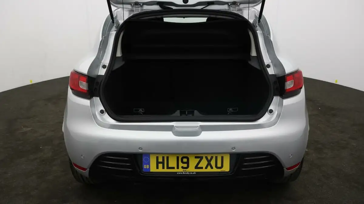2019-renault-clio-15dci-iconic-90ps-ss-edc-auto-big-16