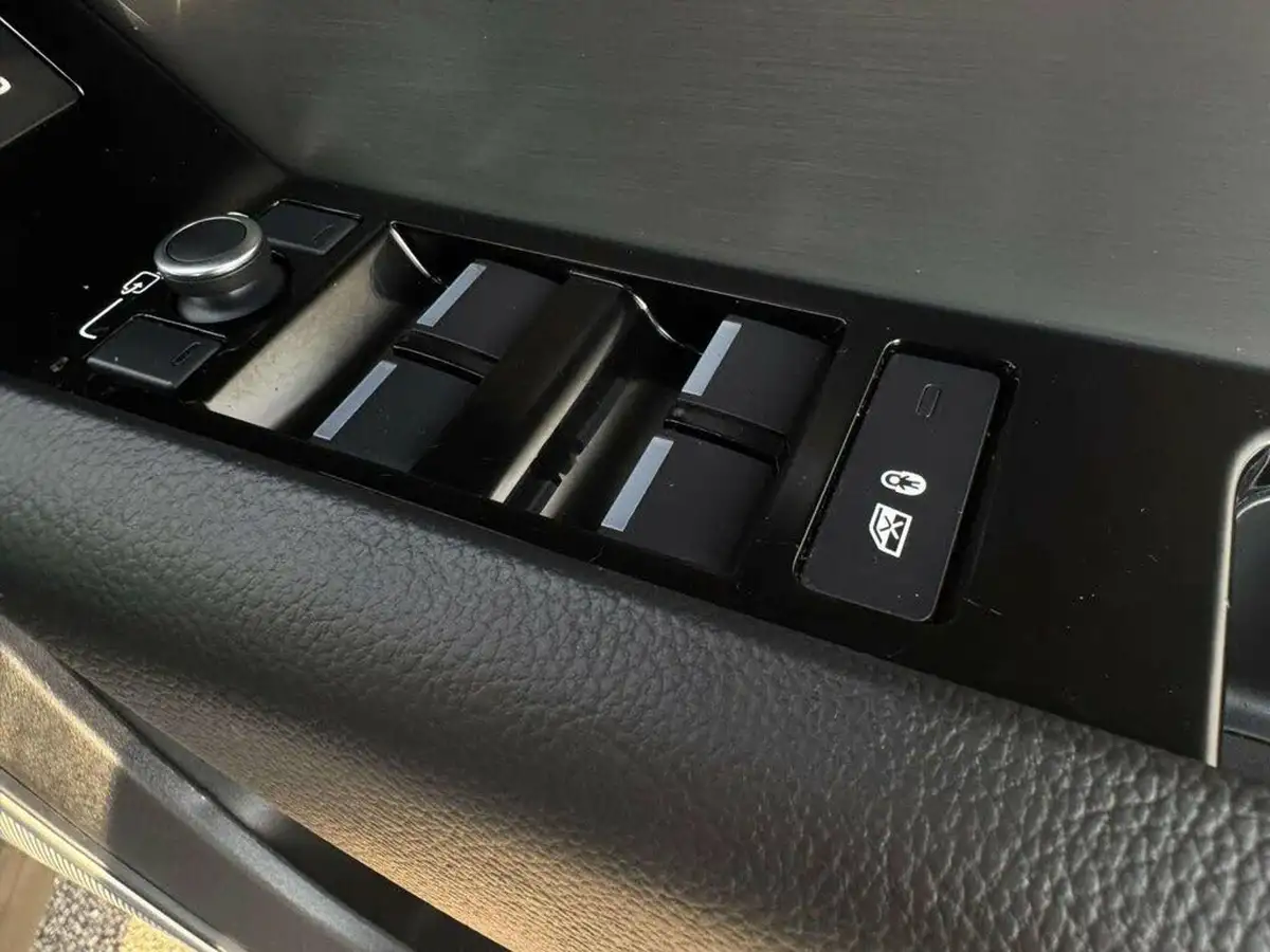 2019-land-rover-range-rover-velar-20-d180-r-dynamic-se-big-46