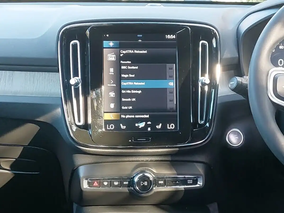 2022-volvo-xc40-15-t5-inscription-pro-big-10