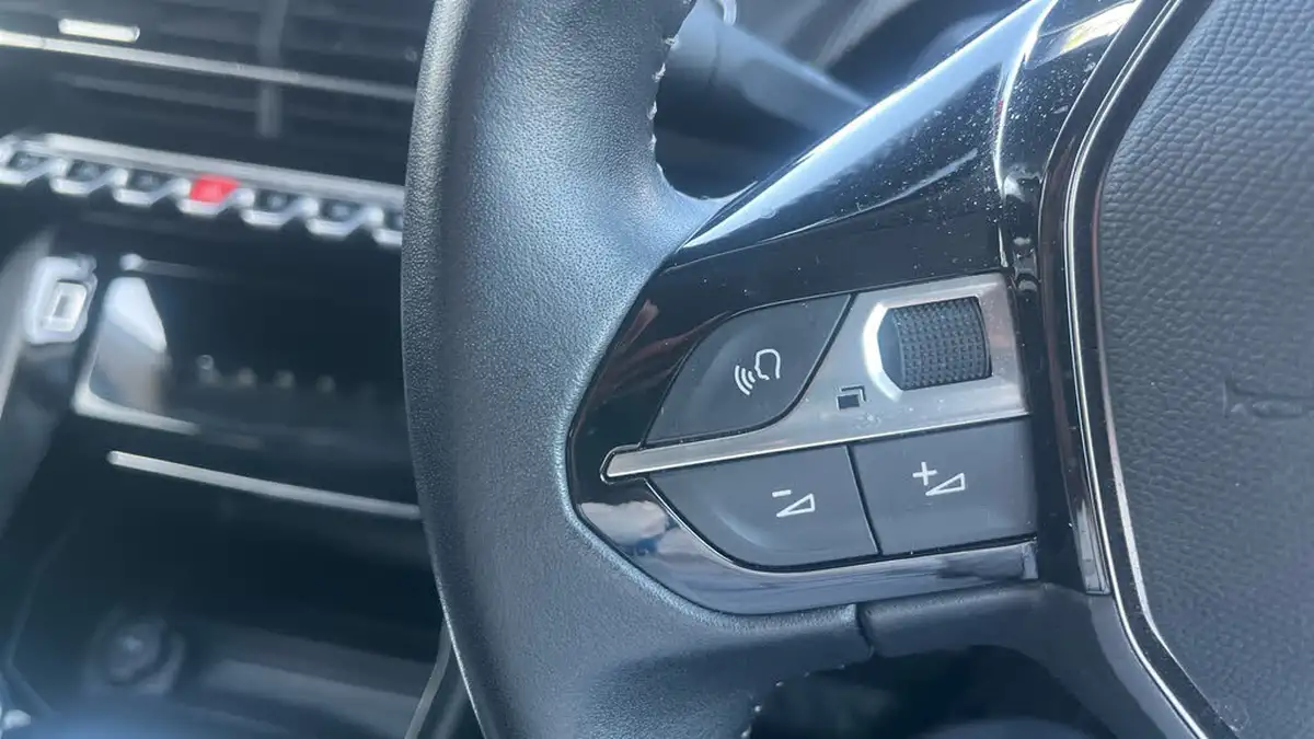 2021-peugeot-2008-suv-12-puretech-allure-premium-130bhp-big-22