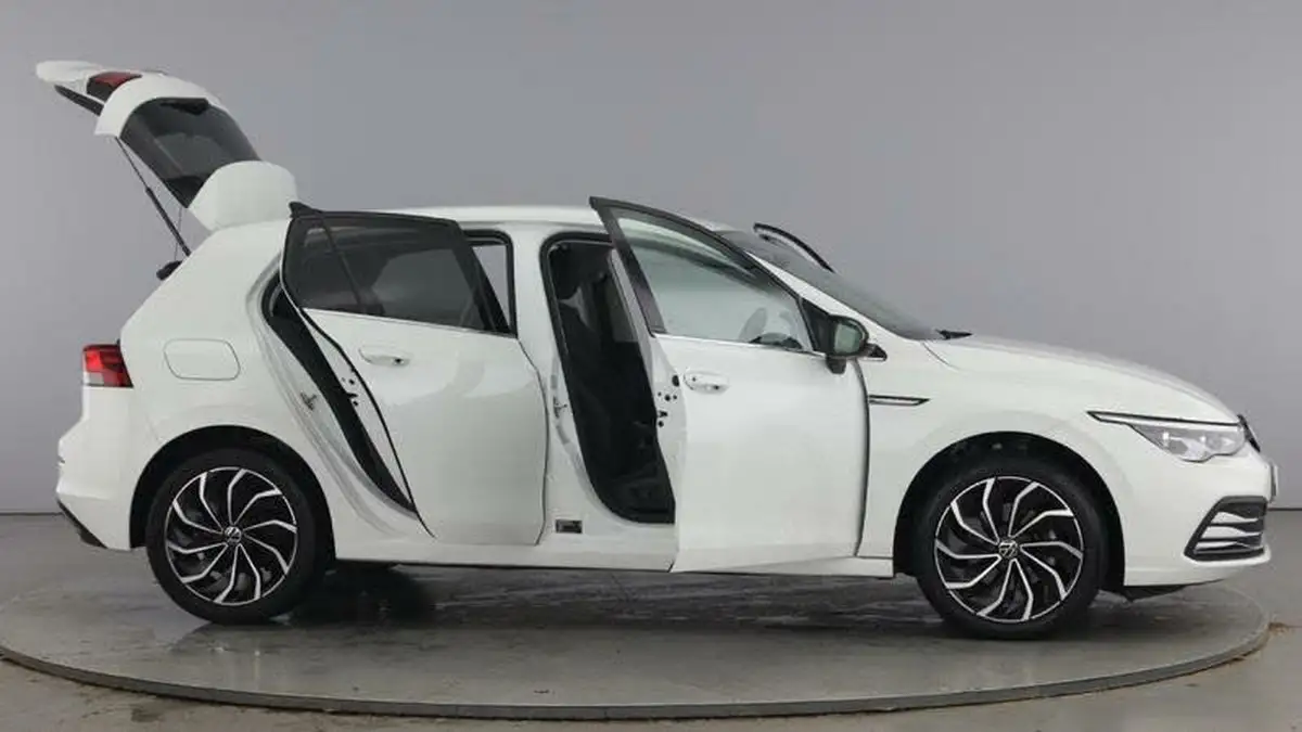 2023-volkswagen-golf-15-tsi-style-edition-150ps-big-9