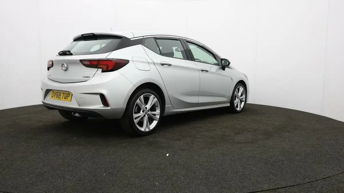 2018-vauxhall-astra-14i-16v-turbo-sri-vx-line-nav-big-25