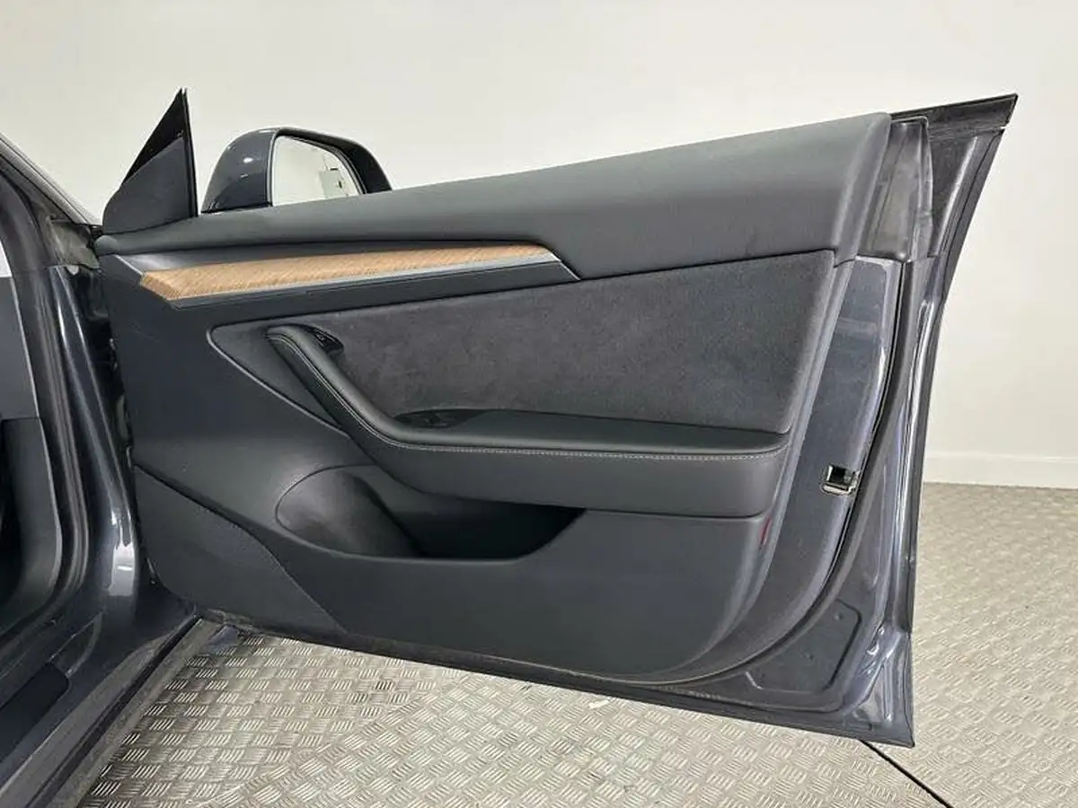 2021-tesla-model-3-e-long-range-4x4-big-39