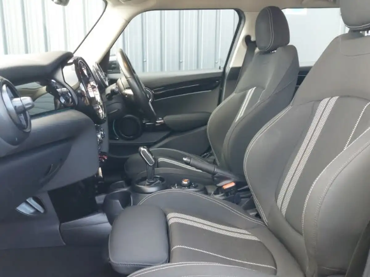 2021-mini-cooper-20-cooper-s-classic-hatchback-5d-auto-big-4