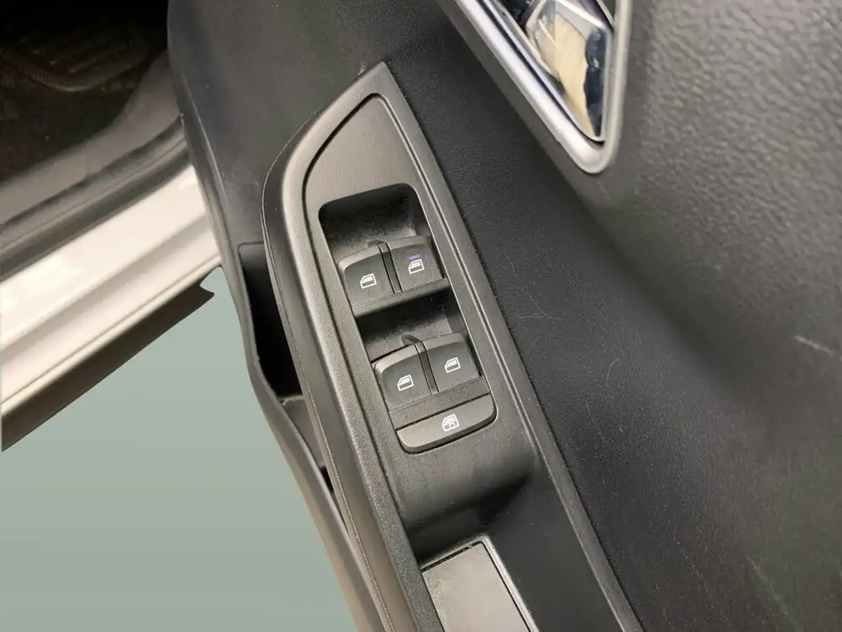 2023-mg-mg3-15-vti-tech-exclusive-nav-big-12