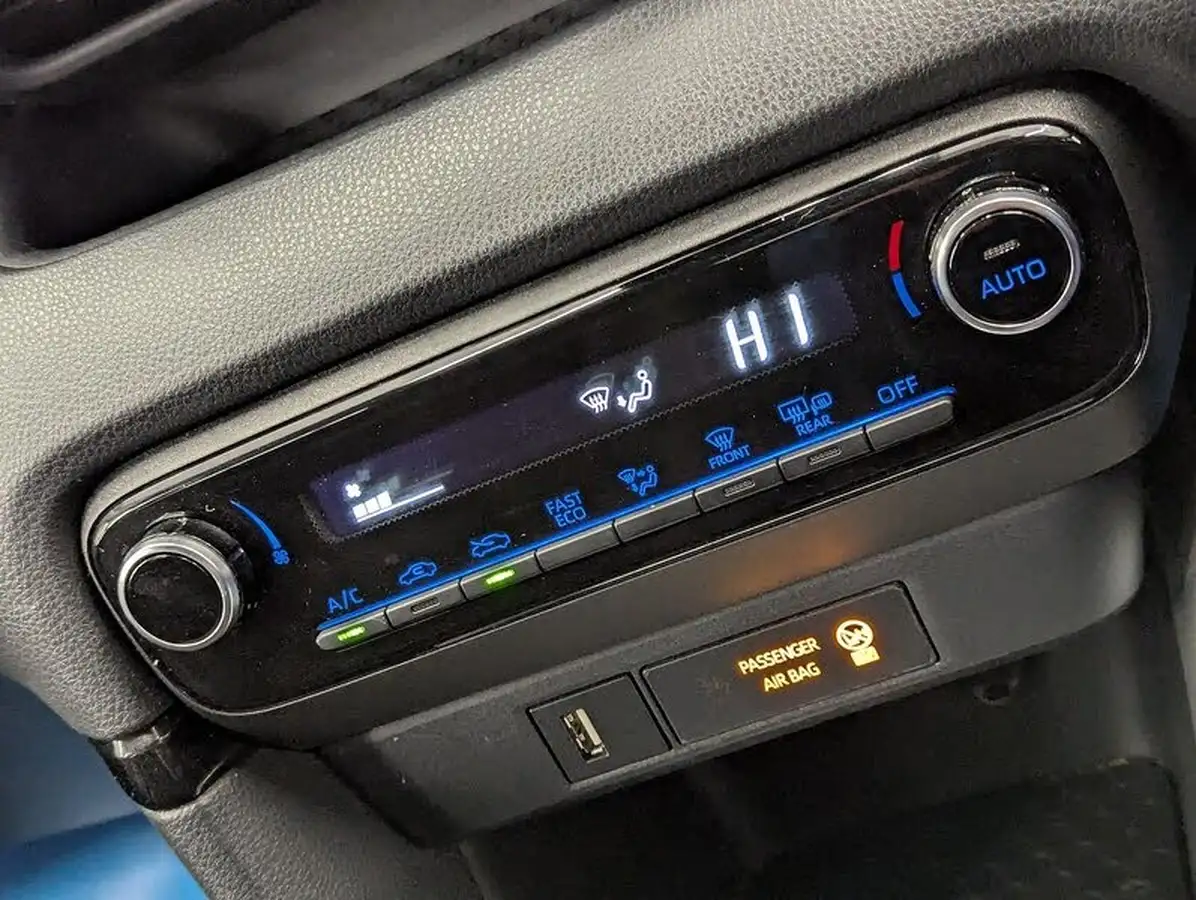 2020-toyota-yaris-15-vvt-i-design-big-27