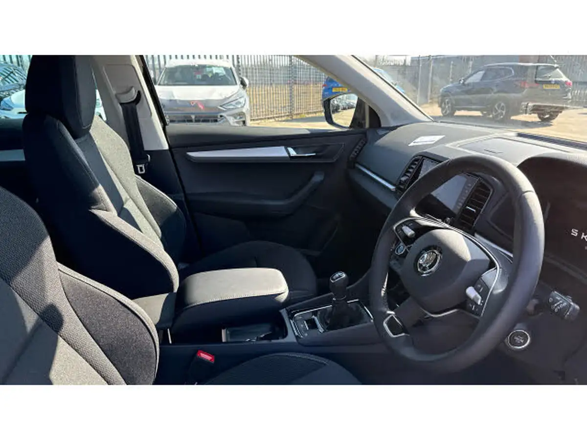 2025-skoda-karoq-15-tsi-se-drive-big-14
