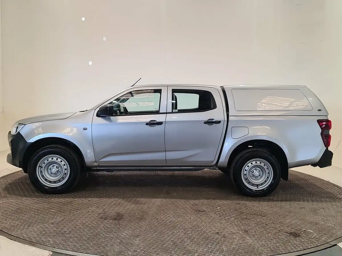 2023-isuzu-d-max-19td-utility-4x4-double-rear-differential-lock-big-3
