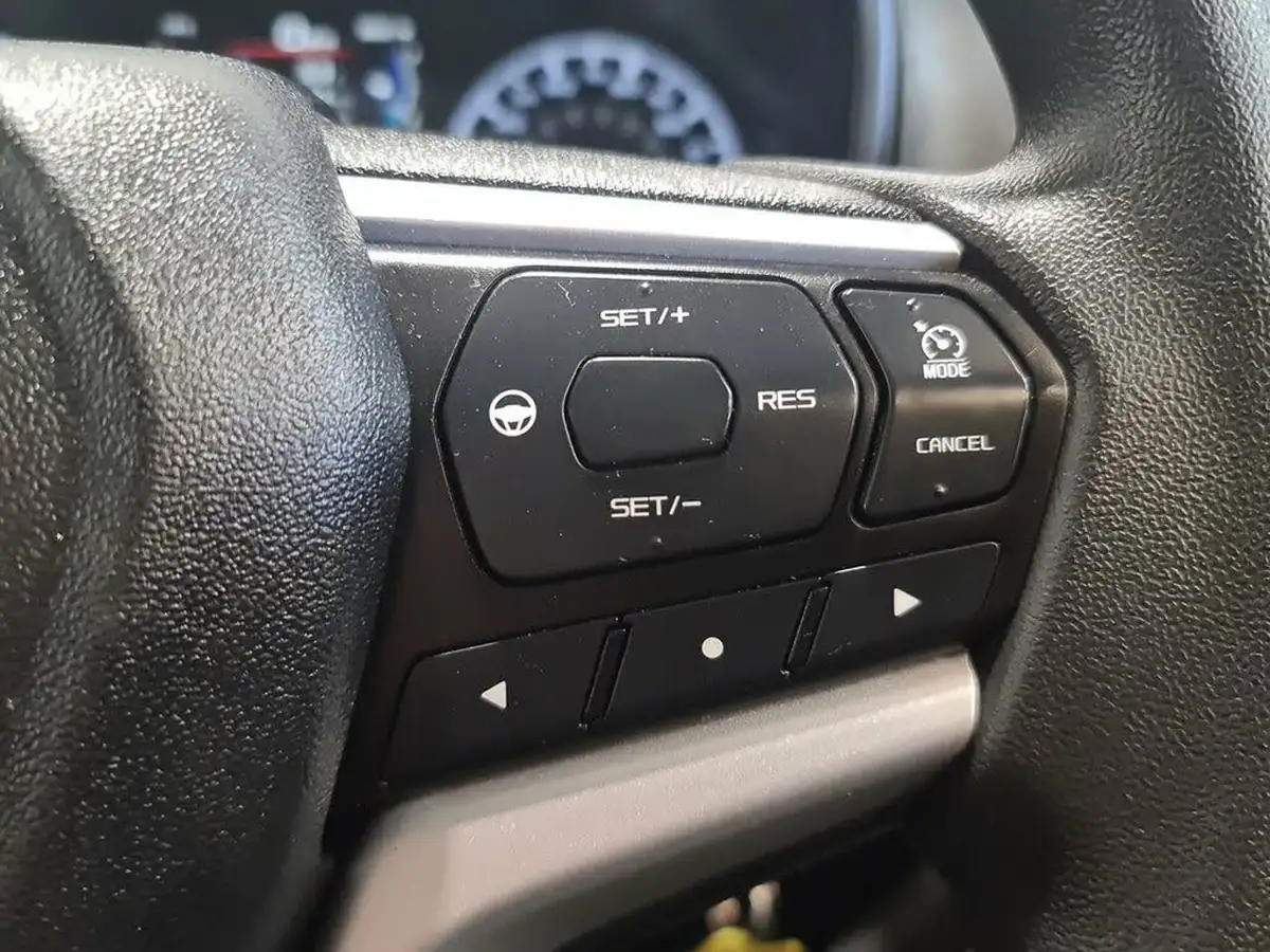 2023-isuzu-d-max-19td-utility-4x4-double-rear-differential-lock-big-27