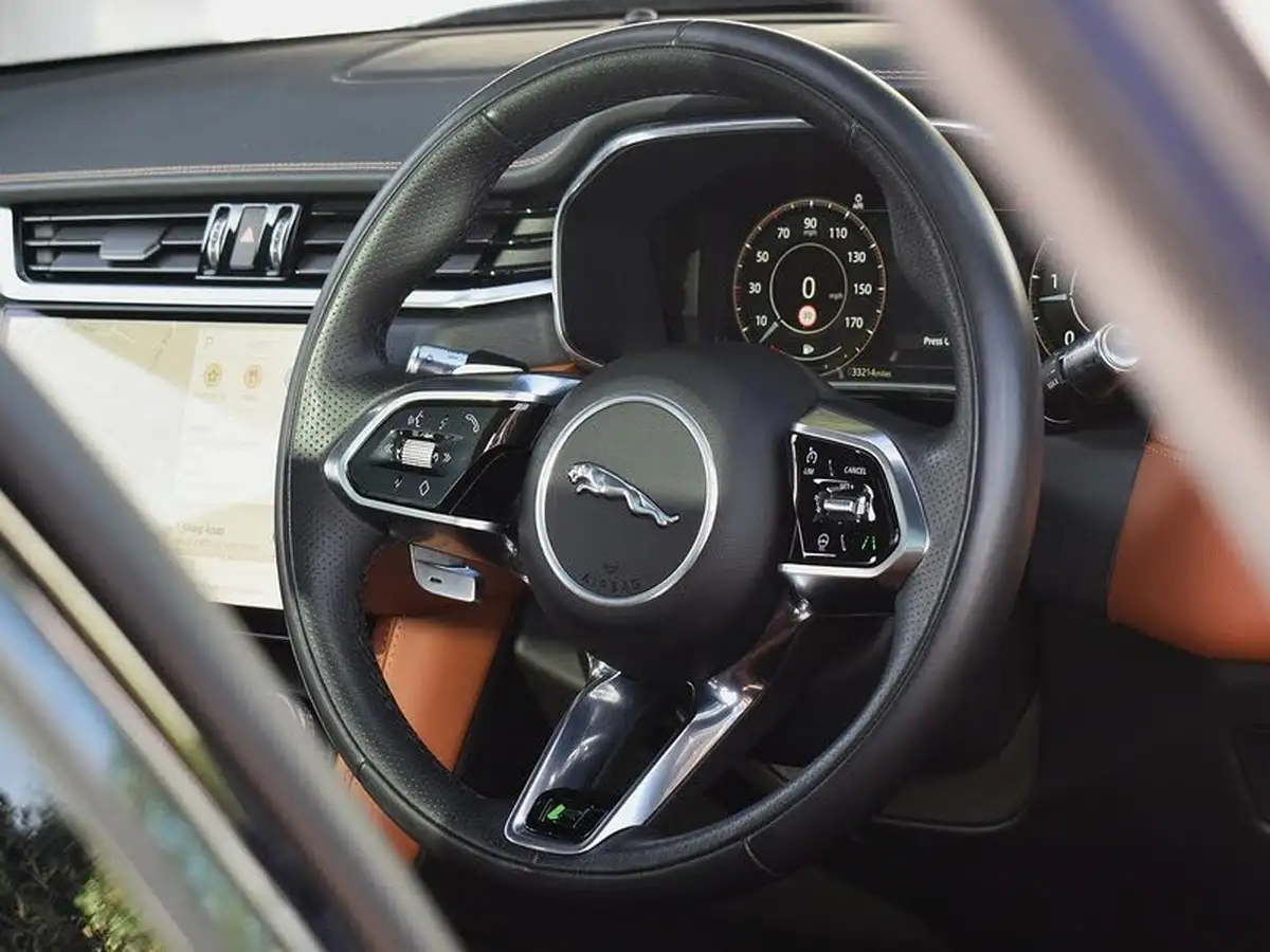2022-jaguar-f-pace-20-d200-r-dynamic-hse-big-9