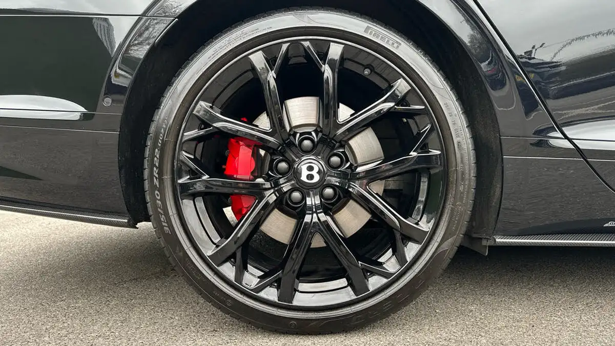 2023-bentley-flying-spur-40-v8-mulliner-big-5