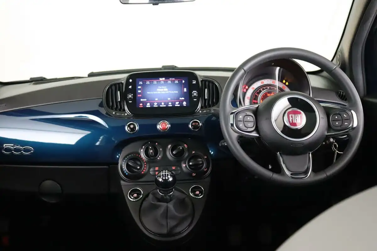 2022-fiat-500-10-dolcevita-big-13