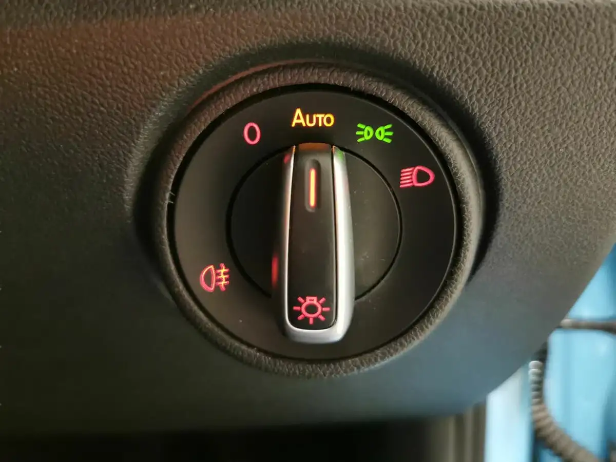 2022-volkswagen-up-e-e-up-big-16