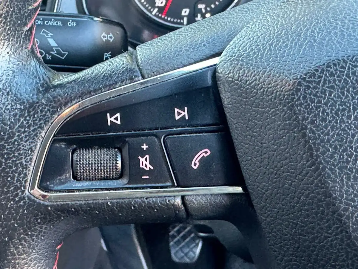 2015-seat-leon-14-fr-tech-pack-tsi-act-sportcoupe-3d-1390cc-big-31