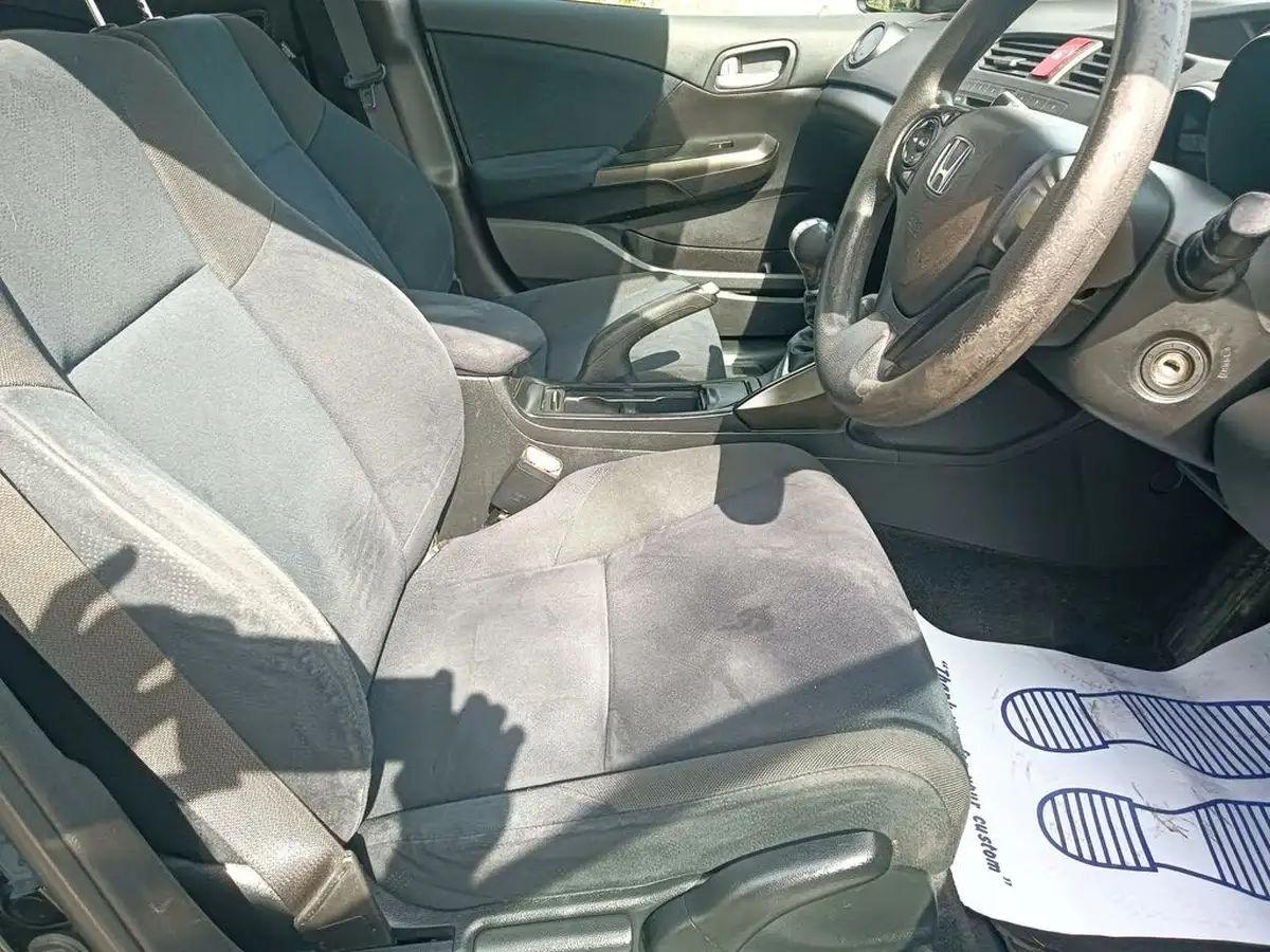 2012-honda-civic-14-se-big-19