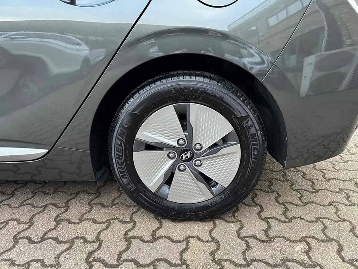 2021-hyundai-ioniq-16-gdi-premium-hybrid-big-32