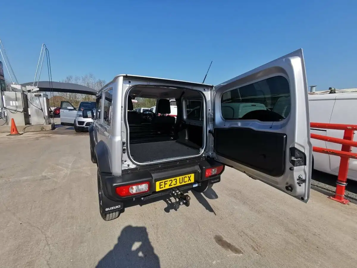 2023-suzuki-jimny-15-light-commercial-allgrip-big-14