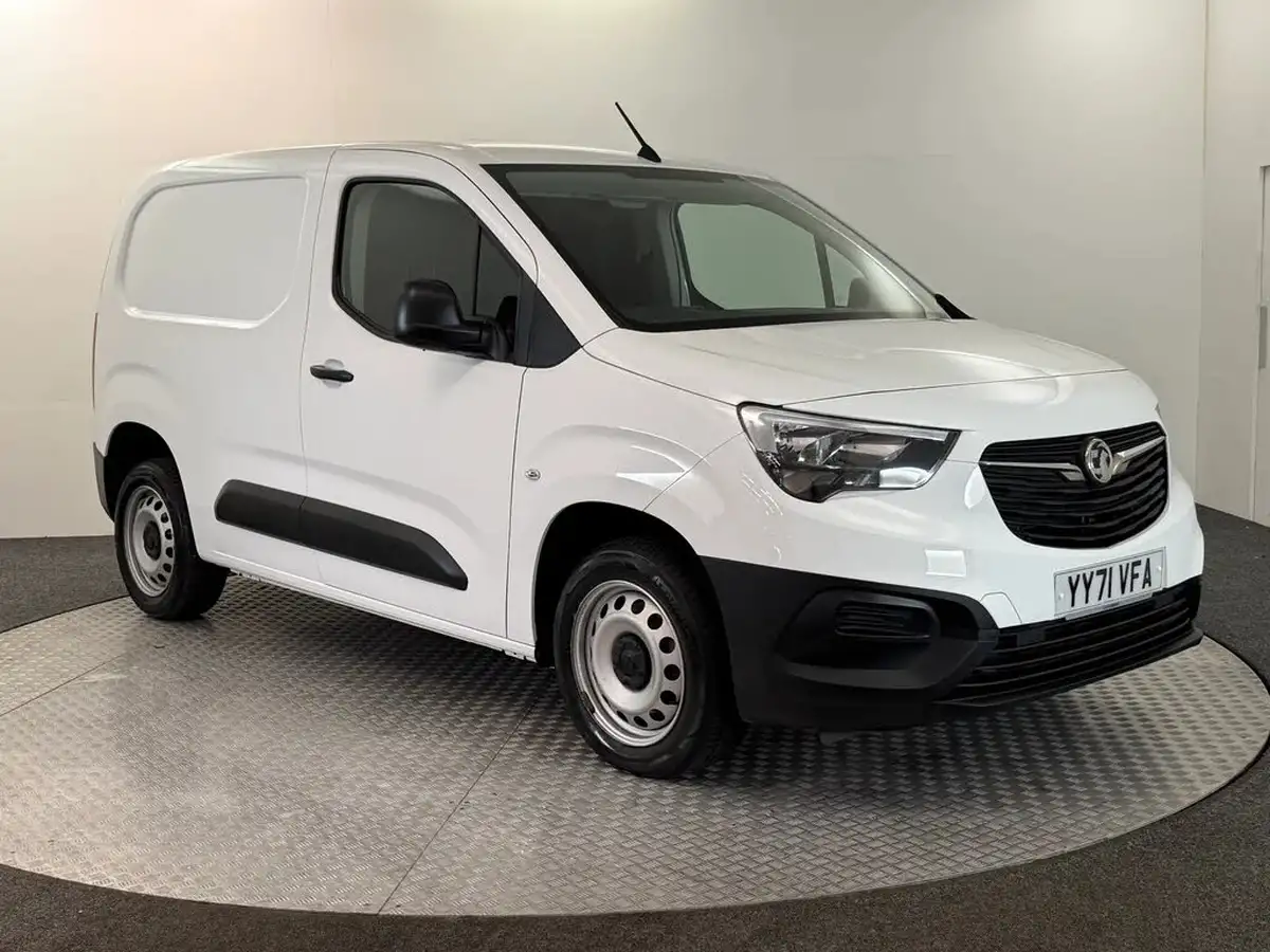 2021-vauxhall-combo-15cdti-dynamic-2300-100pseu6dt-l1h1-panel-big-1