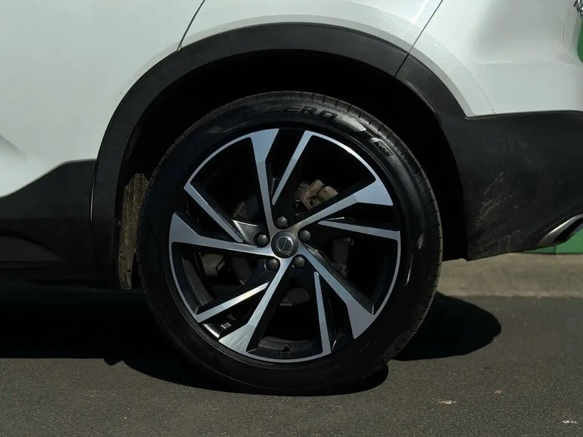2019-volvo-xc40-20td-d4-r-design-pro-big-10