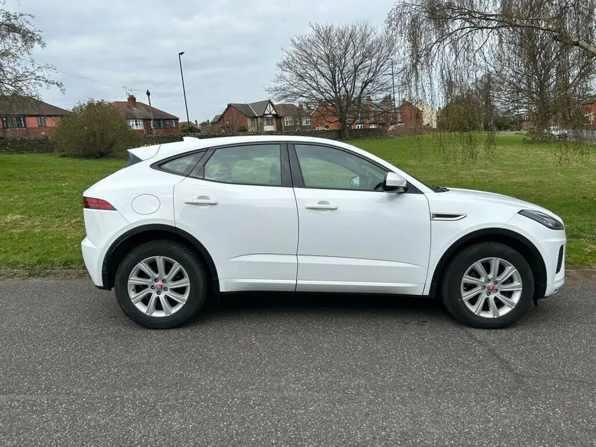 2018-jaguar-e-pace-20-i4d-r-dynamic-s-150ps-awd-ss-auto-big-2