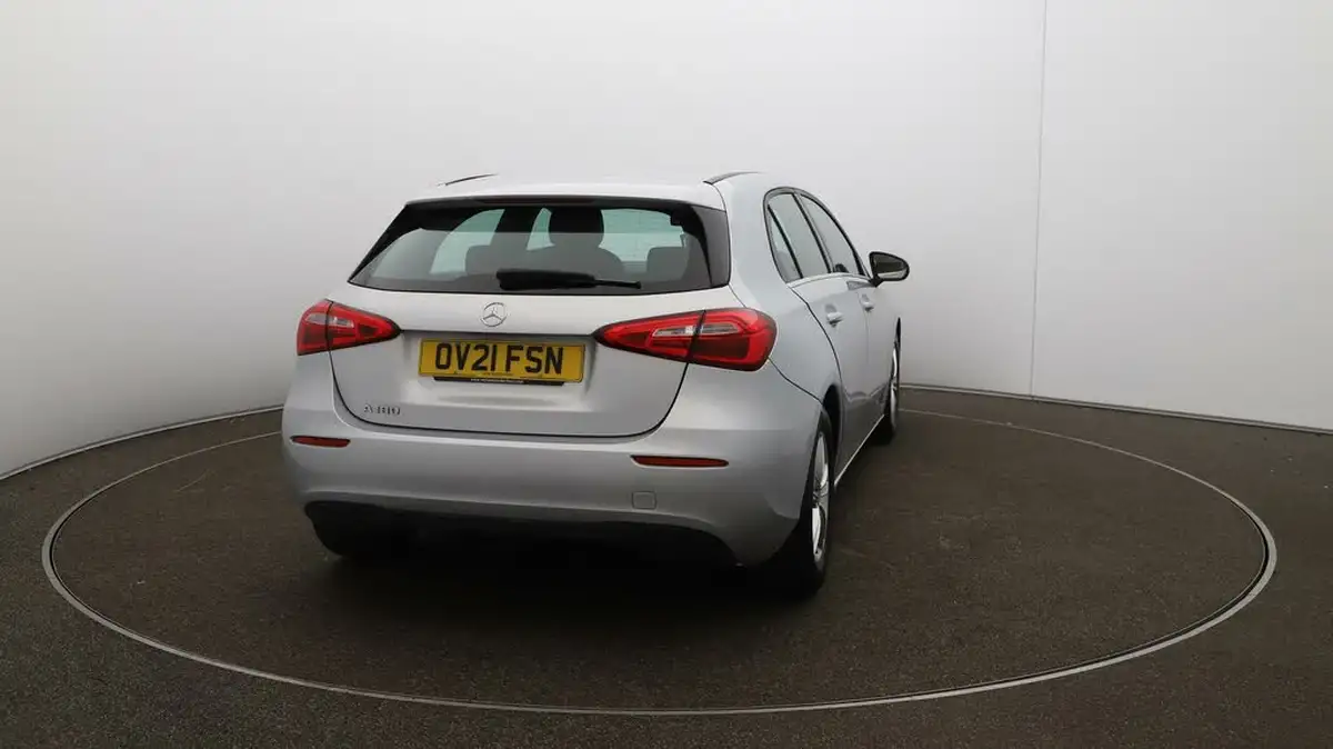 2021-mercedes-benz-a-class-13-a180-se-big-46