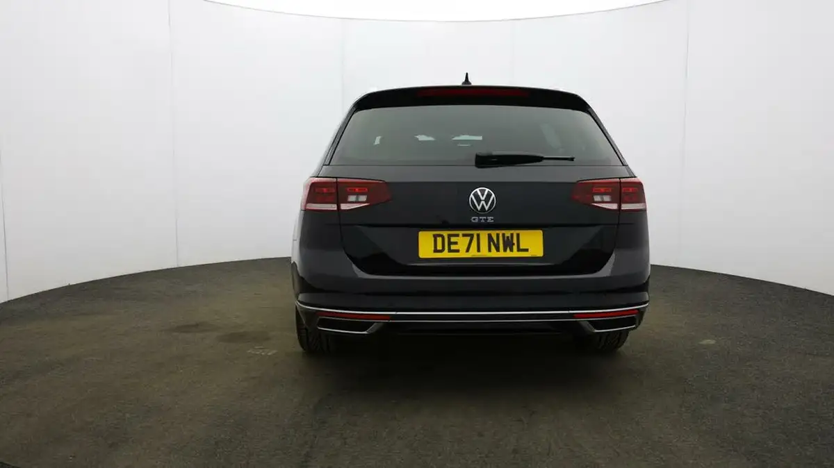 2021-volkswagen-passat-14-tsi-gte-estate-5d-big-55