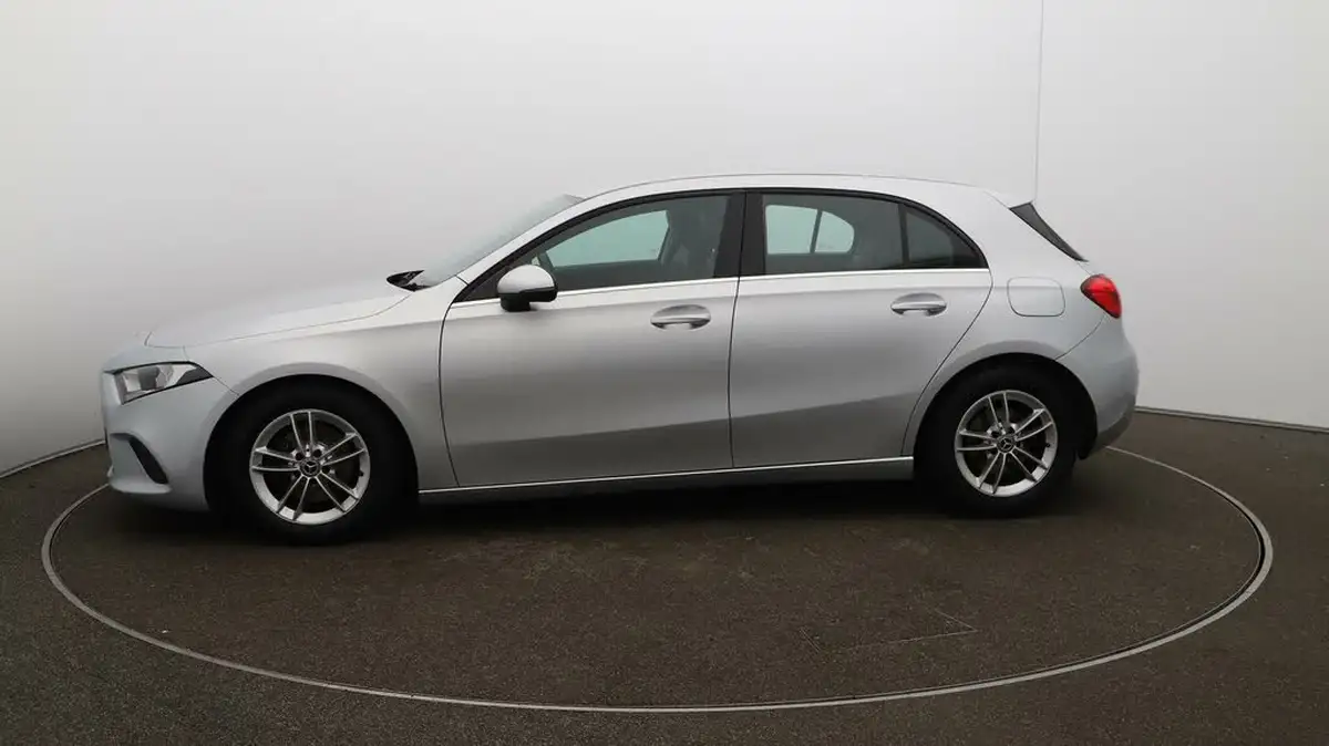 2021-mercedes-benz-a-class-13-a180-se-big-4