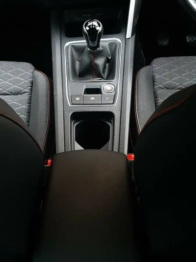 2022-seat-leon-10-tsi-evo-fr-estate-big-15