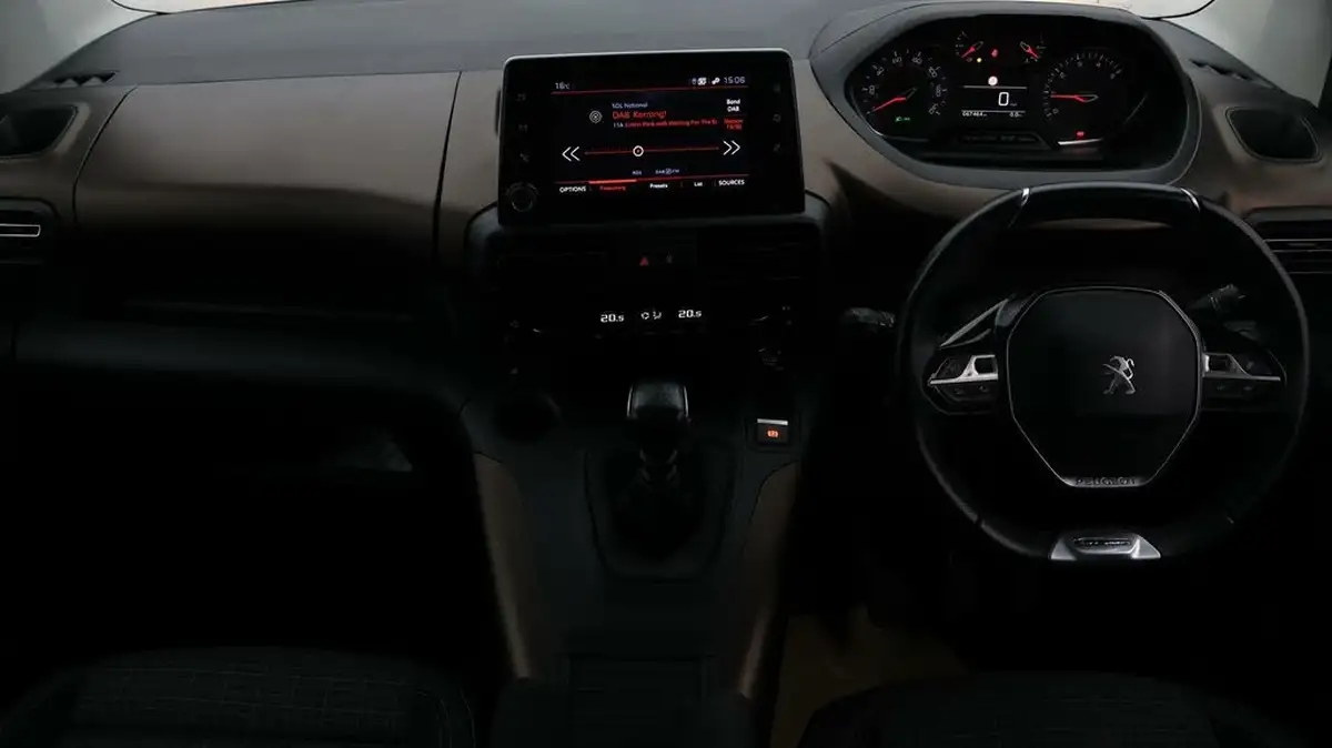 2019-peugeot-rifter-12-puretech-gt-line-standardss-big-12