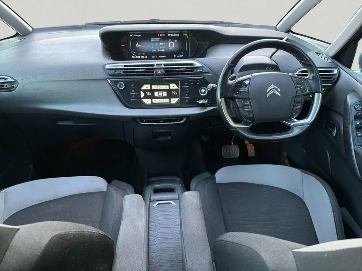 2016-citroen-c4-picasso-16bluehdi-exclusive-eat6-big-10