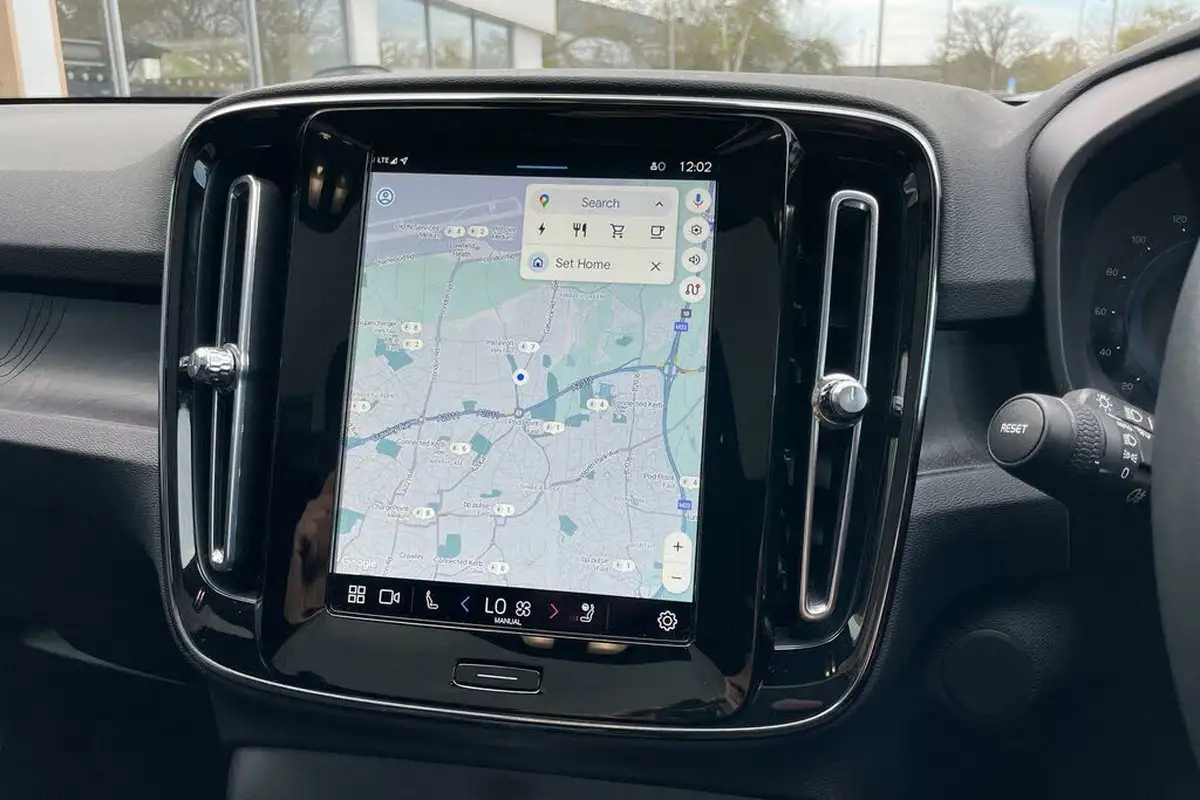 2022-volvo-c40-e-twin-recharge-pro-big-36