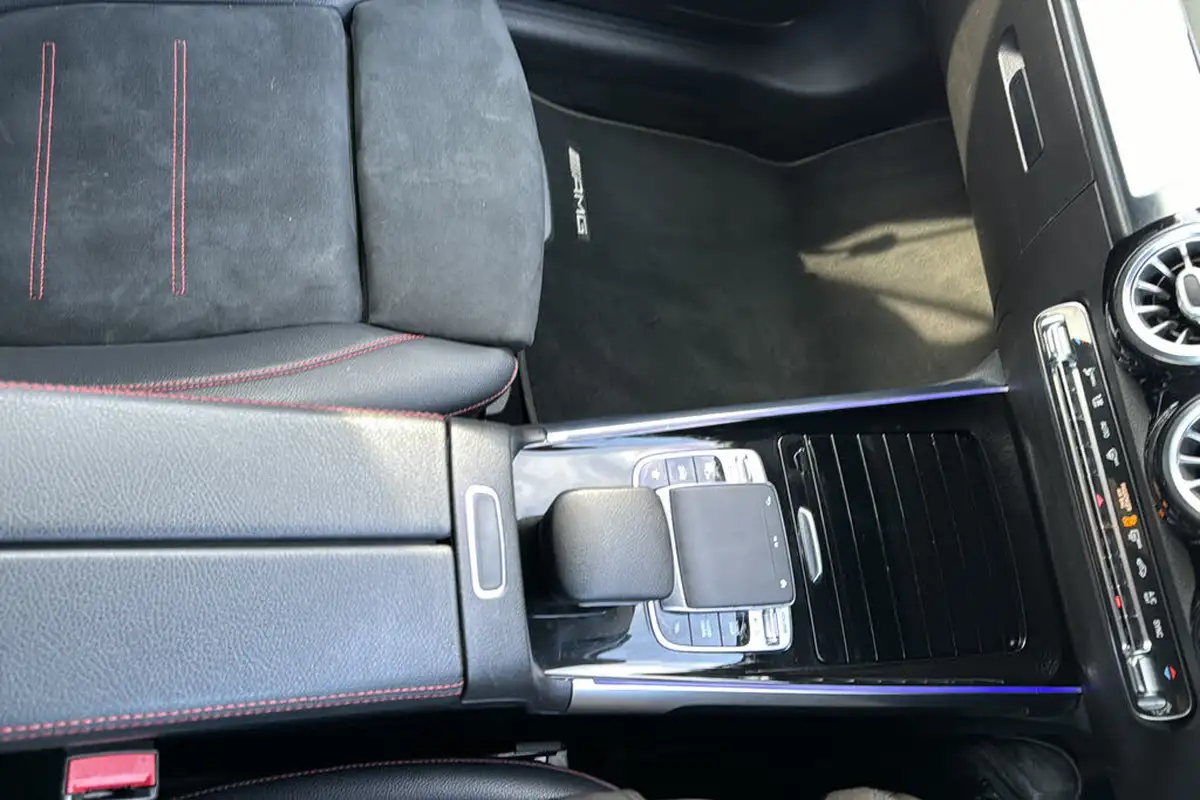 2020-mercedes-benz-glb-class-20d-glb220d-amg-line-premium-5-big-46