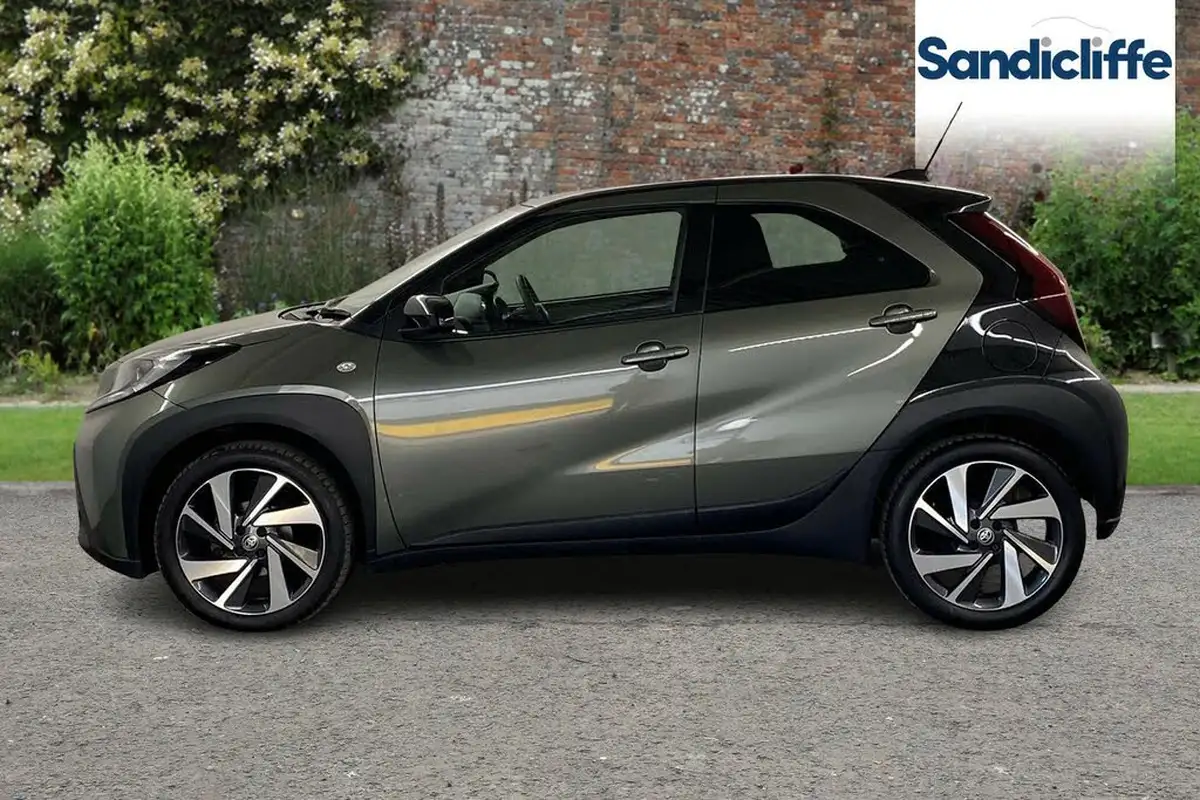 2023-toyota-aygo-x-10-vvt-i-edge-big-6