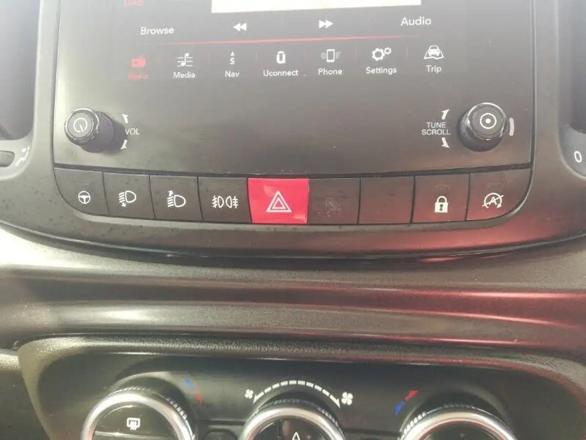 2021-fiat-500l-14-sport-ss-big-16