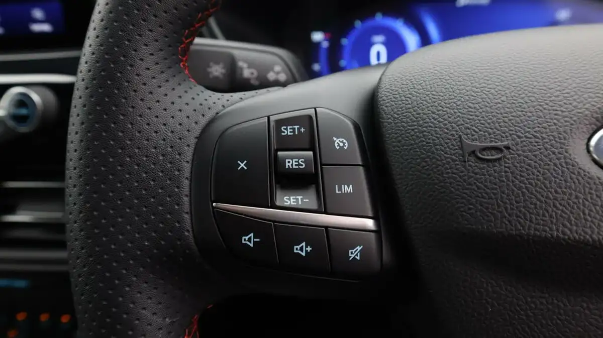2023-ford-kuga-big-24
