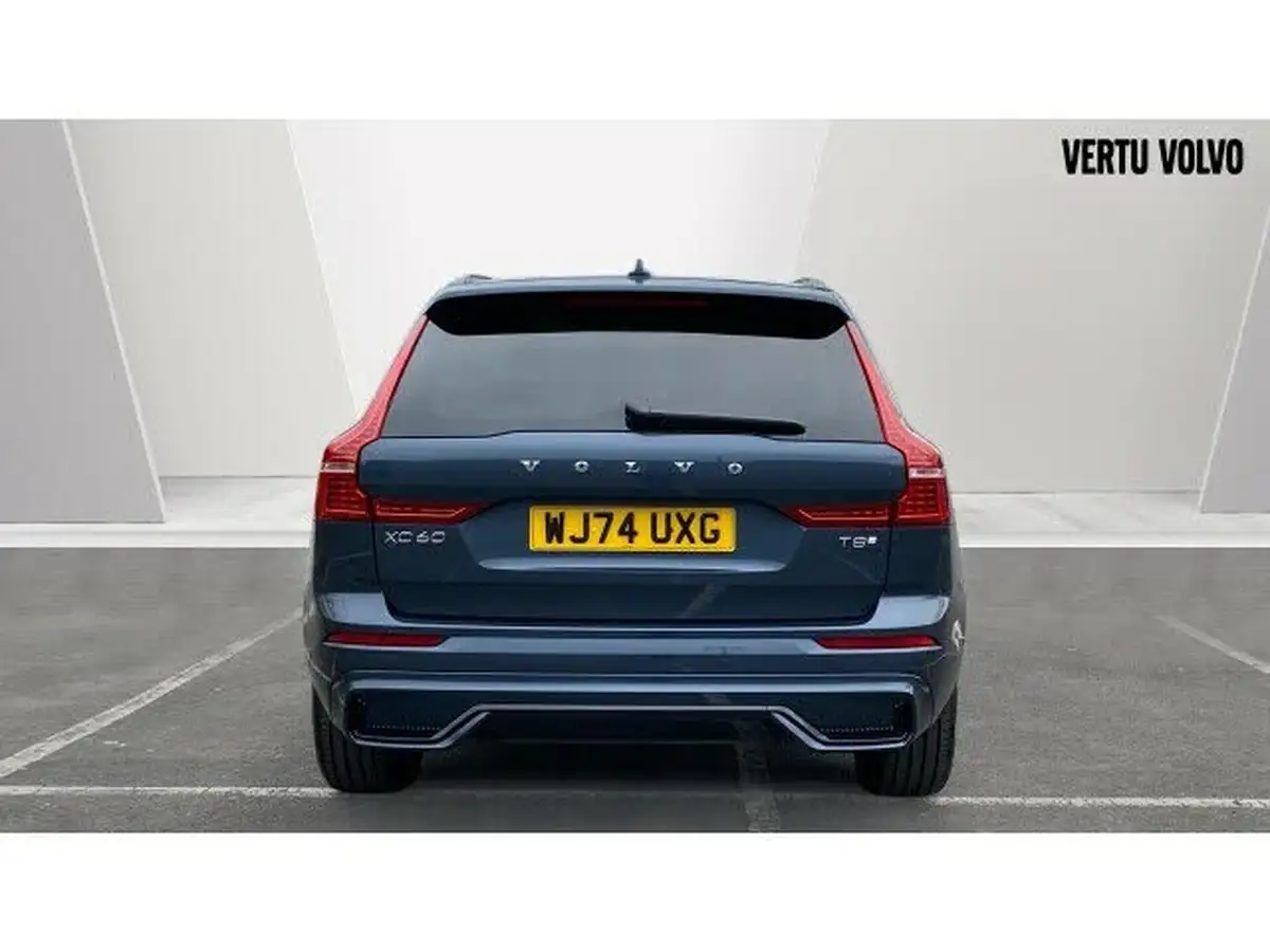 2024-volvo-xc60-20-t8-ultimate-dark-big-12